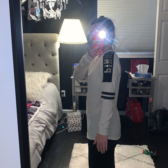 VS PINK off white long sleeve shirt - Picture 6 of 6